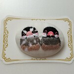 文鳥の刺繍ブローチ