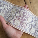 インド刺繍リボン　【1mカット済み】幅広　チュール　刺繍リボン   【ホワイト】