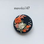 刺繍ブローチ