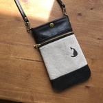 スマホショルダー スマホポシェット スマホポシェット ファスナーポケット付 ブラック レザー ねこ 刺繍