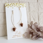 ❁再販❁ 揺れるまつぼっくりのピアス／イヤリング