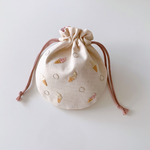 【【オーダー品】】いちごとバニラのソフトクリーム刺繍のまんまる巾着【Sサイズ】