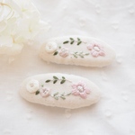 淡いお花の刺繍パッチンピン　キナリ／ヘアピン／ベビー／送料無料