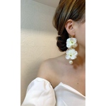 【#137ピアス】ブライダルピアス　おおぶりピアス　ブライダル　ウェディング　ブライダルアクセサリー　ピアス　フラワー　イヤーカフ　イヤリング　パール　結婚式　リゾート　韓国風　前撮り