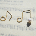 再販【Ｓ】♫ルンルン音符ピアス♪
