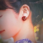 和ガーリーなワインレッドあめ玉ピアス・イヤリング