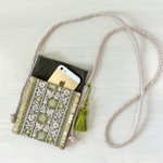 Green× Flower 刺繍リボンのスマホポシェット/スマホポーチ スマホショルダー　