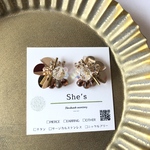 new! スパンコール＆スワロフスキーピアス・イヤリング