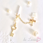 小さな鍵とリボン イヤホンジャック&充電口アクセサリー