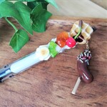 ワッフルとチョコバナナのスイーツ☆デコペン