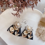 new◆一点もの◆ 小さなBlackインド刺繍ピアス◆