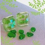 幸せきらきら四葉ピアス
