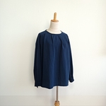 【SALE】コットンリネンブロード　タックヨークブラウス 長袖　インクネイビー
