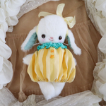 かぼちゃドレスのうさぎのぬいぐるみ