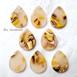 【8個】17×13mm《 雫 ／穴あり》 マスタード　雫チャーム　アクリルプレート　べっ甲風パーツ　貼り付け　幾何学模様