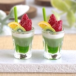 185 ＊フルーツたっぷり抹茶のムース　2個セット＊　ミニチュア　ドリンク　スイーツ　シルバニアファミリー　ドールハウス　置物