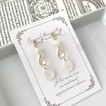 マザーオブパールとドロップシェルのイヤリング