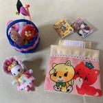 「一年さくら組」文化ちゃんとミニままごとセット・青色のバスケット・文化人形4.5cm・ヘロヘロ人形・昭和レトロ・手作り人形・ミニチュア・ドールハウス・ままごと遊び・懐かしい玩具