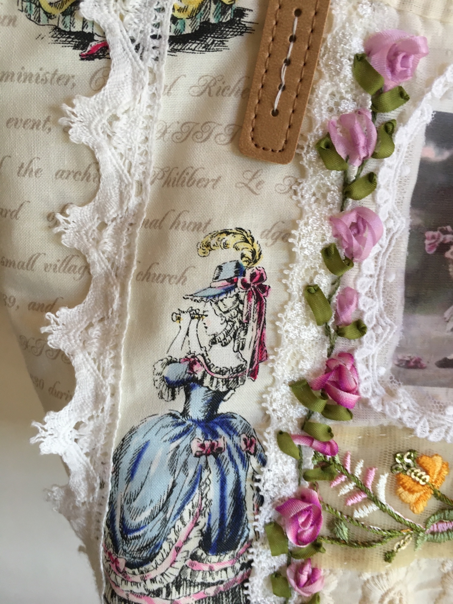 OUTLET SALE- 訳あり品など大放出 ヴィクトリアン 貴婦人レース刺繍💕可愛い小さめパッチワーク ハンドバッグ