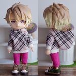 ピンクチェック柄　パーカーとパンツのセット（ねんどろいどどーるオビツ11ボディ共有サイズ）