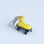 【doribo2016 様専用】ストーン付きローラースケート☆イエローのキーホルダー