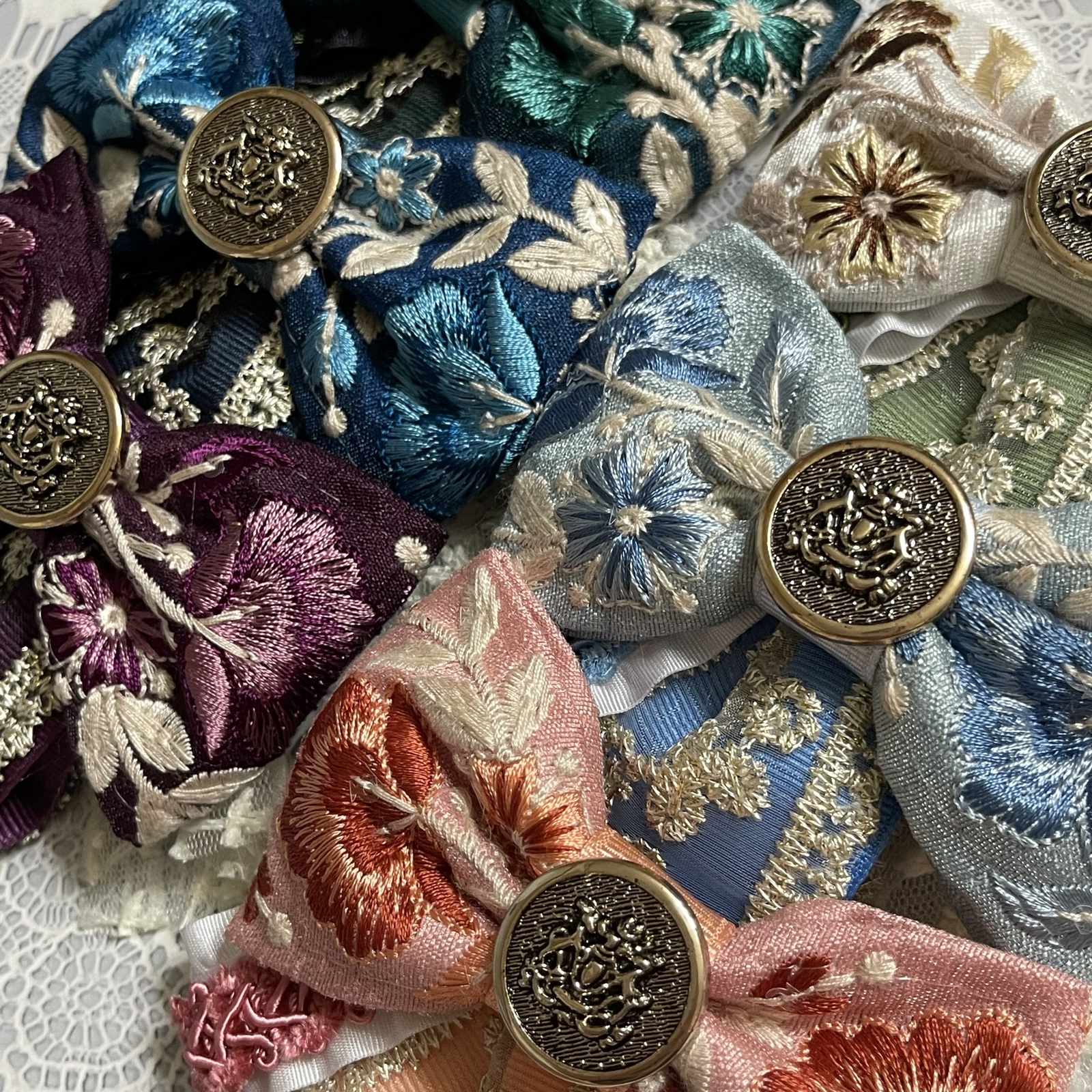 no.88 再販✩.*˚水色刺繍リボンと華やかパーツのヘアアクセサリー no.88 再販✩.*˚水色刺繍リボンと華やかパーツのヘアアクセサリー