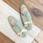 お花刺繍のパッチンピン