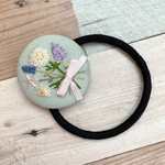 くるみボタンのヘアゴム＊お花刺繍