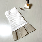 犬服　DS アラン風ニット白　刺繍のような花柄ワンピース