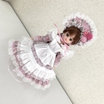 【送料無料】リカちゃんお洋服、ピンクのバラ柄ワンピース、エプロン、ボンネット、靴下の4点セット（42）（43）