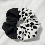 コーデュロイ ダルメシアン × ブラックのシュシュ໒꒱