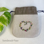 花の手刺繍＊巾着ポーチ