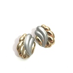 VINTAGE EARRING   花　バイカラーヴィンテージ　ゴールドイヤリング　アンティーク  クラシカル　大ぶり　クリップ　ナチュラル　カジュアル　　90年代　金　