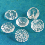 (6個) 13～14mm チェコ製 ヴィンテージガラスボタン 無色透明 B