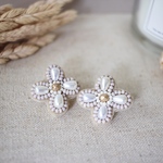 ビーズ刺繍𓍯perlのお花ピアスꕤ