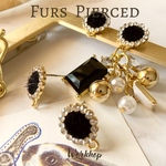  【2pcs】デザインピアス/フェイクファー/ブラック