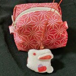 ちりめん根付け　うさぎ ( 2023年干支・卯 )