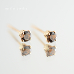 14kgf*スモーキークォーツ(3mm/4本爪)天然石ピアス 