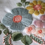 R4刺繍　リネン巾着　グレイッシュピンク×グレーストライプ