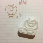 消しゴムはんこ 女王様なぶた