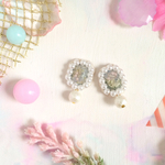 ドライフラワー×パールのピュアホワイトピアス