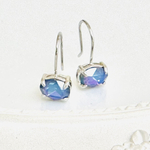 Swarovski ホワイトオパール/ヘリオートローブのオーバルピアス