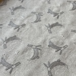 刺繍布＜full moon rabbit＞綿麻30センチ　生成