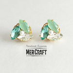上品&爽やか♪ エメラルドのビジューピアス