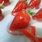 いちご飴のストラップ🍓🍼💭
