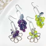 【あや様専用】イエローグリーン💚🍇アシンメトリークリスタルグレープピアス