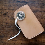 国産本革　ミドルウォレット（コンチョ）　二つ折り財布　送料無料　FC-014