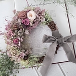 【リース 】ニュアンスピンクのハーフリース リース プリザーブドフラワー 開店祝い 結婚祝い 誕生日プレゼント 引越し祝い 発表会 送別 退職祝い 出産祝い 両親贈呈用 ギフト 秋のリース 