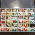 113【再販】シルバニア　赤ちゃん　ベッド　布団　ケース　収納　椿柄
