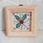 【新作】刺繍フレーム🎄ひいらぎ①  壁飾り　インテリア雑貨